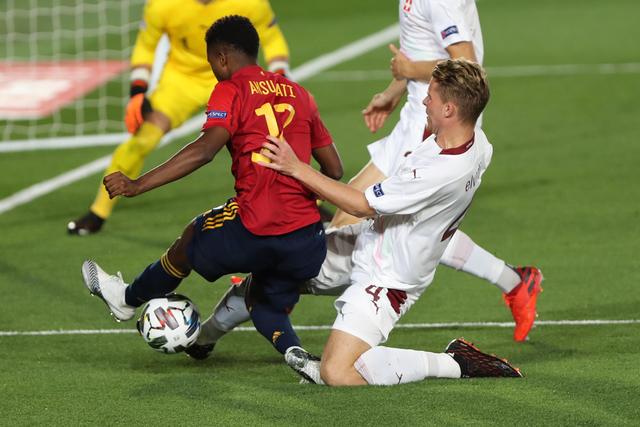 布伦森41分恩比德39+13 尼克斯4-2淘汰76人