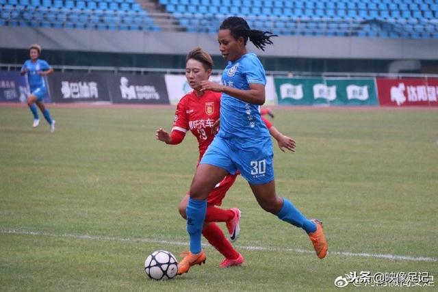 莱万本赛季18场20球 连续14个赛季进球20+